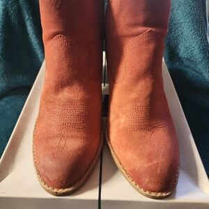 DOLCA VITA SUEDE SHORT BOOTS SIZE 8.5